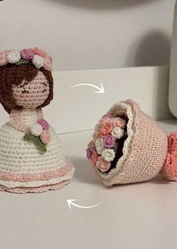 Pembe Pastel Örgü Bebek ve Çiçek Sepeti