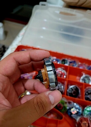 Beden Renk Beyblade leone
