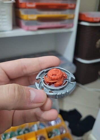  Beden Beyblade