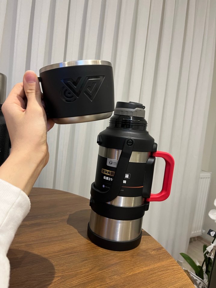 Kırmızı Kulplu Gri Termos - Görsel 2