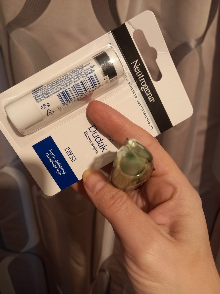 Neutrogena Dudak Bakım Kremi SPF 20 - Görsel 3
