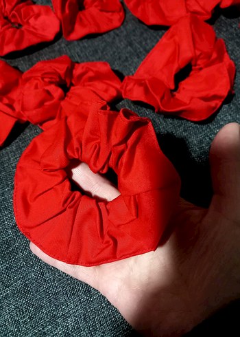 Kırmızı Fırfırlı Kadın Saç Tokası Seti 8 li yeni kumaş bez toka - Görsel 2