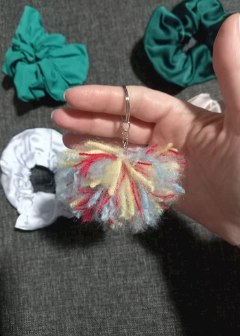 5 li set 3 saten toka 1 kumaş toka 1 anahtarlık çanta süsü peluş - Görsel 2