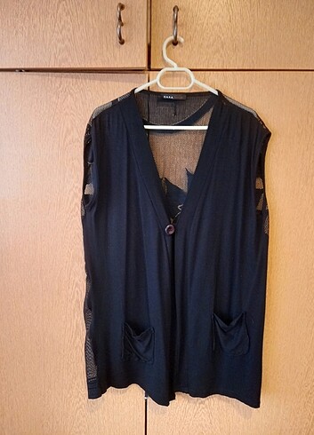 l Beden siyah Renk Zara L beden kumaş yelek, 50 cm iki kolaltı arası, boy 68 cm sor