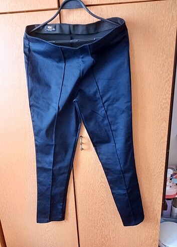 Diğer XL pantolon sorunsuz,boy 96 cm, yarı bel 44 cm,basen 49 cm, yüks