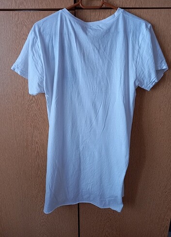 l Beden L beden nakışlı tişört,iki kolaltı arası 48 cm arka boy 78 cm,so