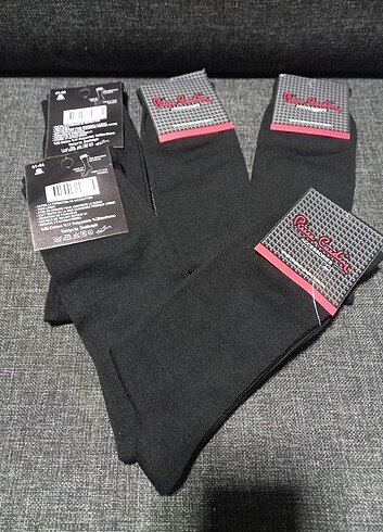 24 lü desensiz siyah gri Pierre Cardin 41-44 nr pamuklu uzun