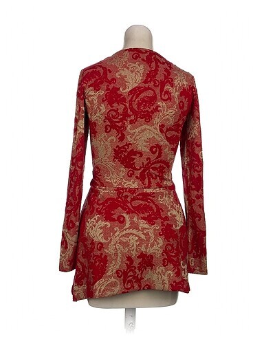 m Beden PreLoved Kısa Elbise %70 İndirimli.