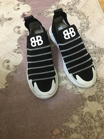 38 Beden siyah Renk 38 numara spor ayakkabı