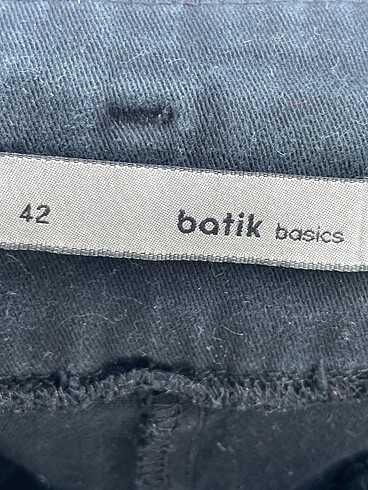 42 Beden siyah Renk Batik Jean / Kot %70 İndirimli.