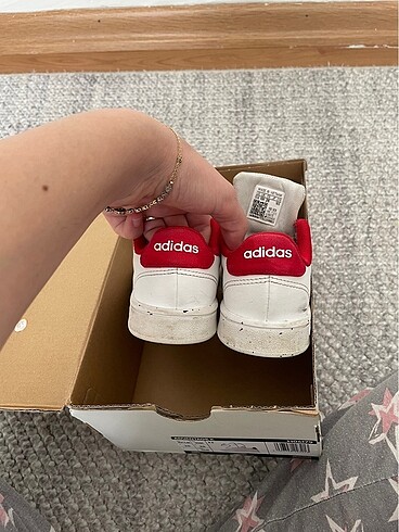 28 Beden beyaz Renk Adidas çocuk spor ayakkabı
