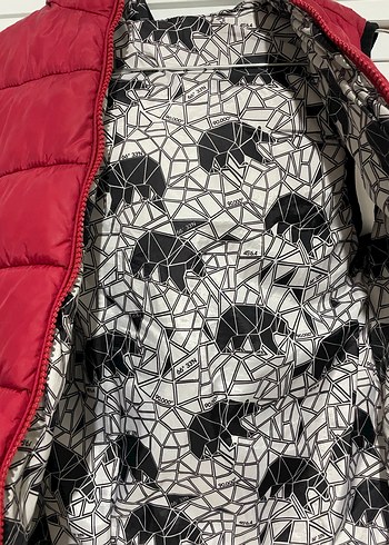 Erkek Çocuk Kırmızı Kapüşonlu Şişme Yelek - Görsel 3