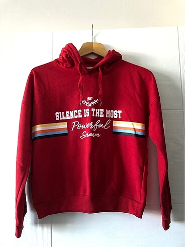 Kırmızı sweatshirt