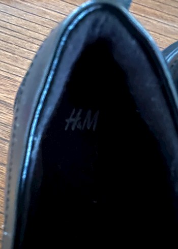 H&M Zincir Detaylı Siyah Deri Kadın Loafer - Görsel 2