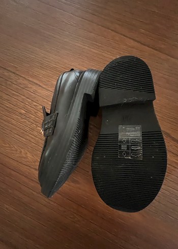 H&M Zincir Detaylı Siyah Deri Kadın Loafer - Görsel 5