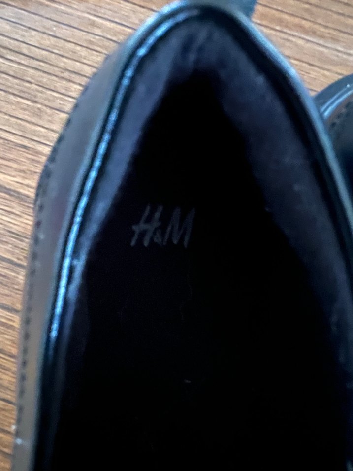 H&M Zincir Detaylı Siyah Deri Kadın Loafer - Görsel 2