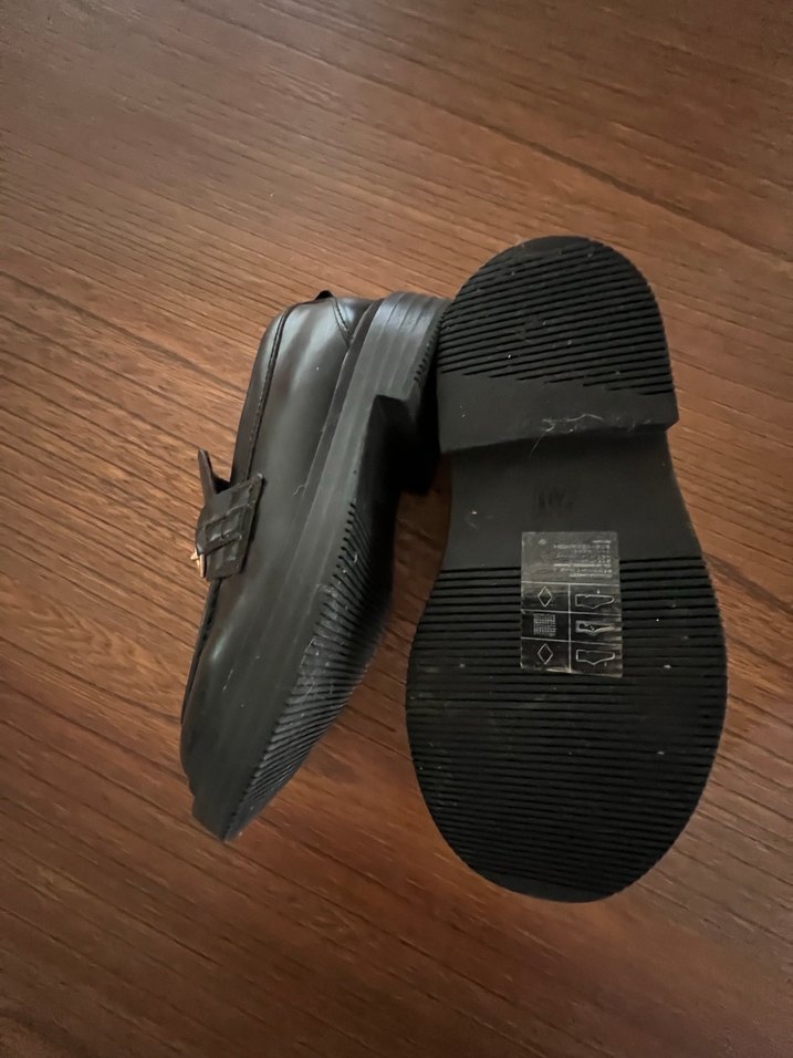 H&M Zincir Detaylı Siyah Deri Kadın Loafer - Görsel 5