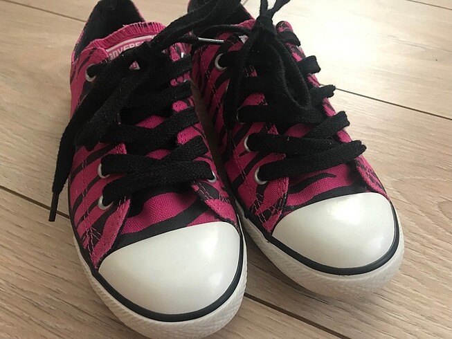 Converse Converse scene zebra