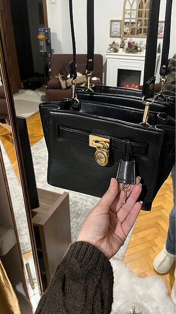 Michael kors siyah ve gold canta