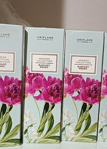 Oriflame moments radıant peony parfüm 
