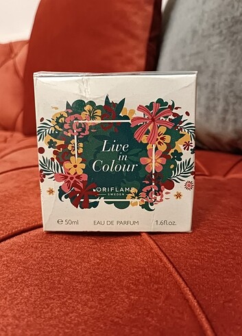 Oriflame live in colour bayan parfümü 