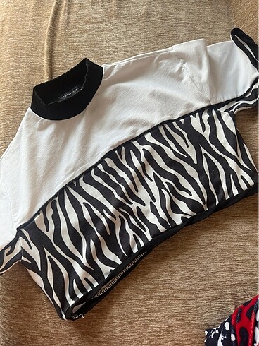 m Beden Zebra desenli crop