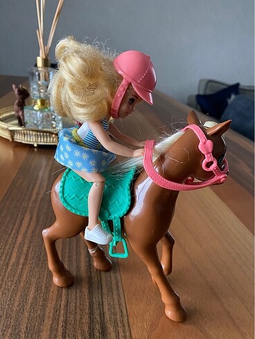 Barbie Chelsea ve Sevimli Atı
