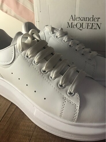 Alexander McQueen beyaz sneaker