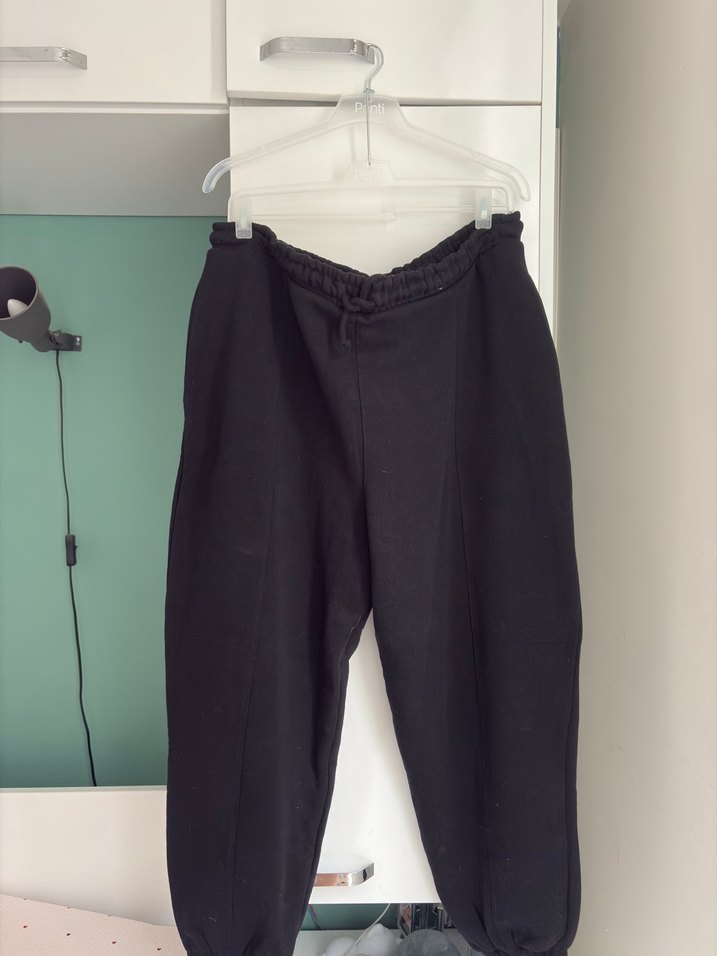 Pull&Bear Siyah Rahat Eşofman Altı — görsel 2/4