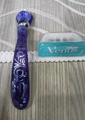 Gillette Venüs Tıraş Makinesi ve Yedek Bıçak
