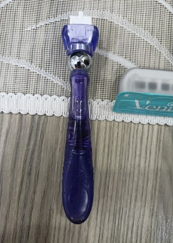  Beden Gillette Venüs Tıraş Makinesi ve Yedek Bıçak