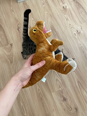Peluş dinazor