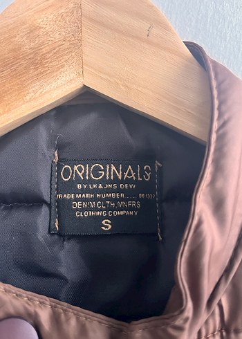 Düğmeli Parlak Kahverengi Midi Kadın Mont - Görsel 3