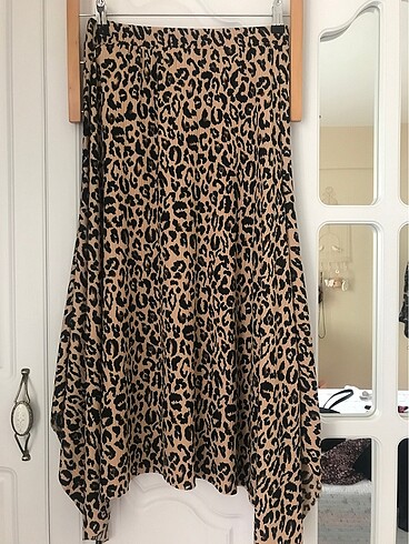Leopar desenli etek