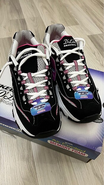 Skechers Skechers etiketli