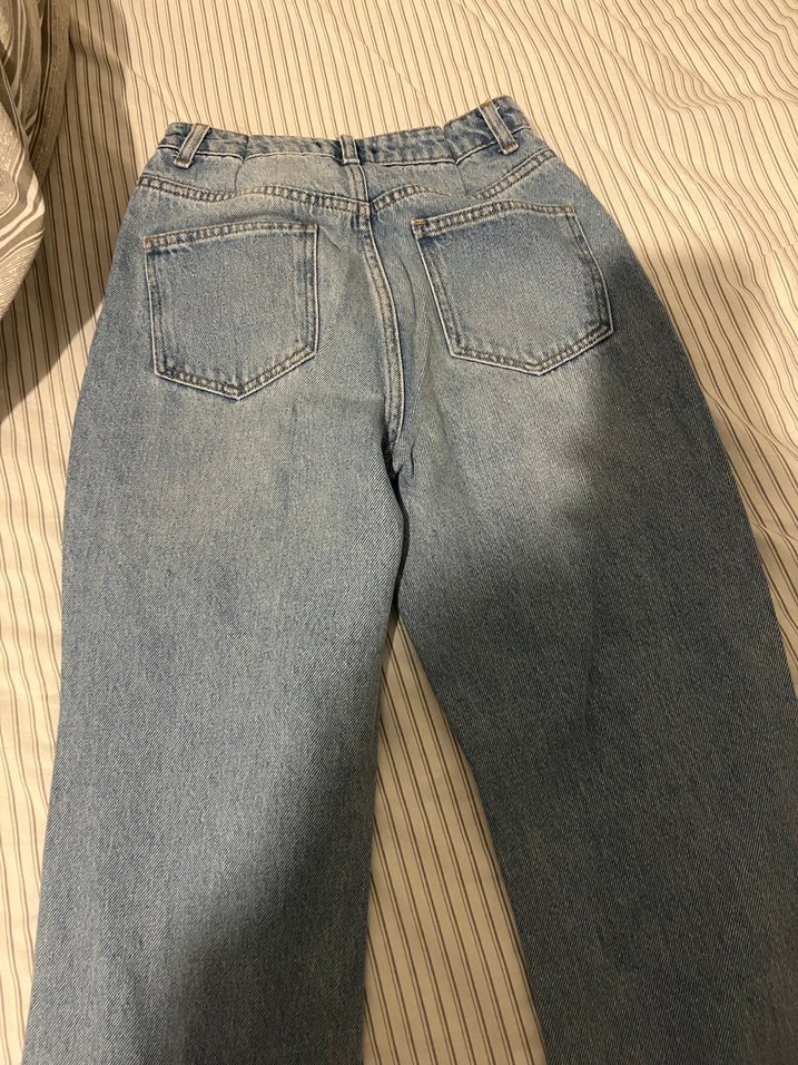 Yırtık Detaylı Salaş Kot Pantolon - Görsel 3