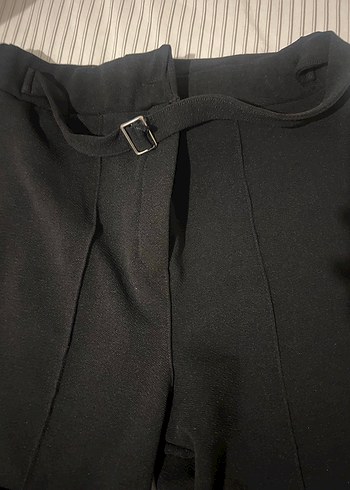 Kemerli siyah pantolon - Görsel 2