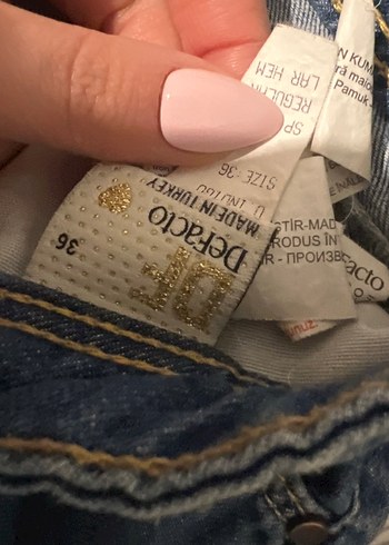 Gri Katlamalı Paçalı Mavi Denim Şort - Görsel 3