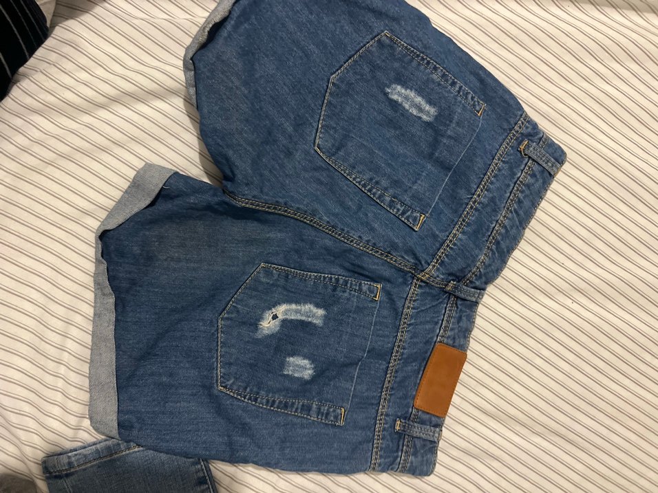 Gri Katlamalı Paçalı Mavi Denim Şort - Görsel 2