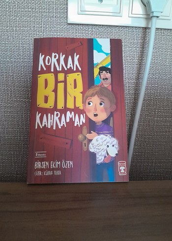 Korkak Bir Kahraman - Çocuk Kitabı - Görsel 3