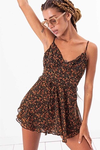 38 Beden Askılı Mini Tulum