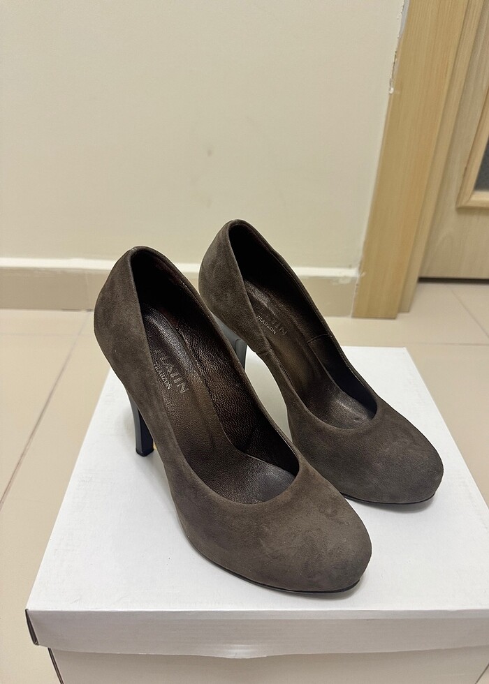 Platin marka topuklu - Görsel 2