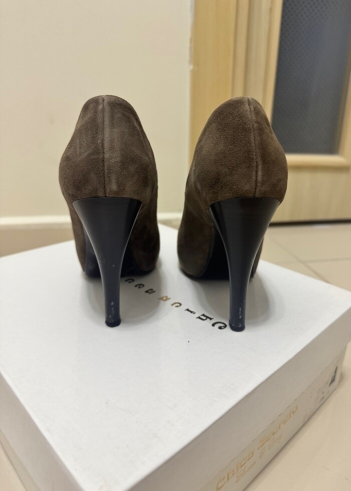 Platin marka topuklu - Görsel 3