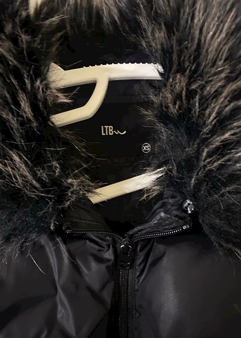 Siyah Suni Kürklü Kadın Kışlık Mont - Görsel 3