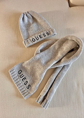 Guess çocuk bere-atkı takımı - Görsel 2