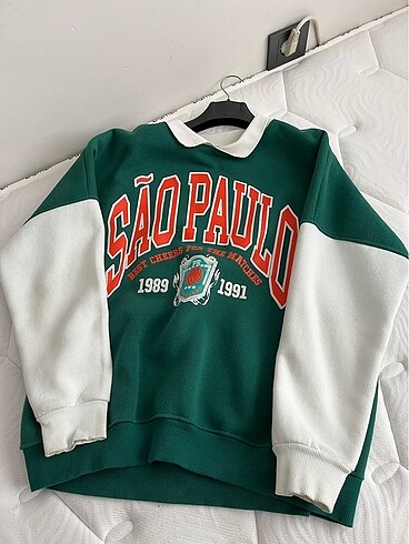 oversize sweatshirt