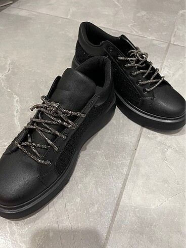 Spor ayakkabı - Görsel 2