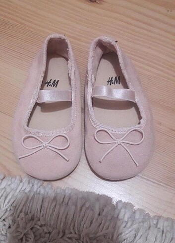 HM kız bebek pembe fiyonklu ayakkabı