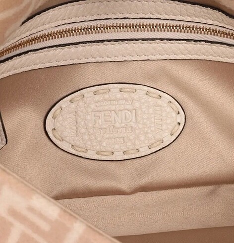  Beden ten rengi Renk Fendi wool baguette shoulder bag