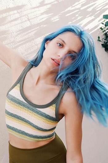 Urbanoutfitters yeşil çizgili crop üst m beden